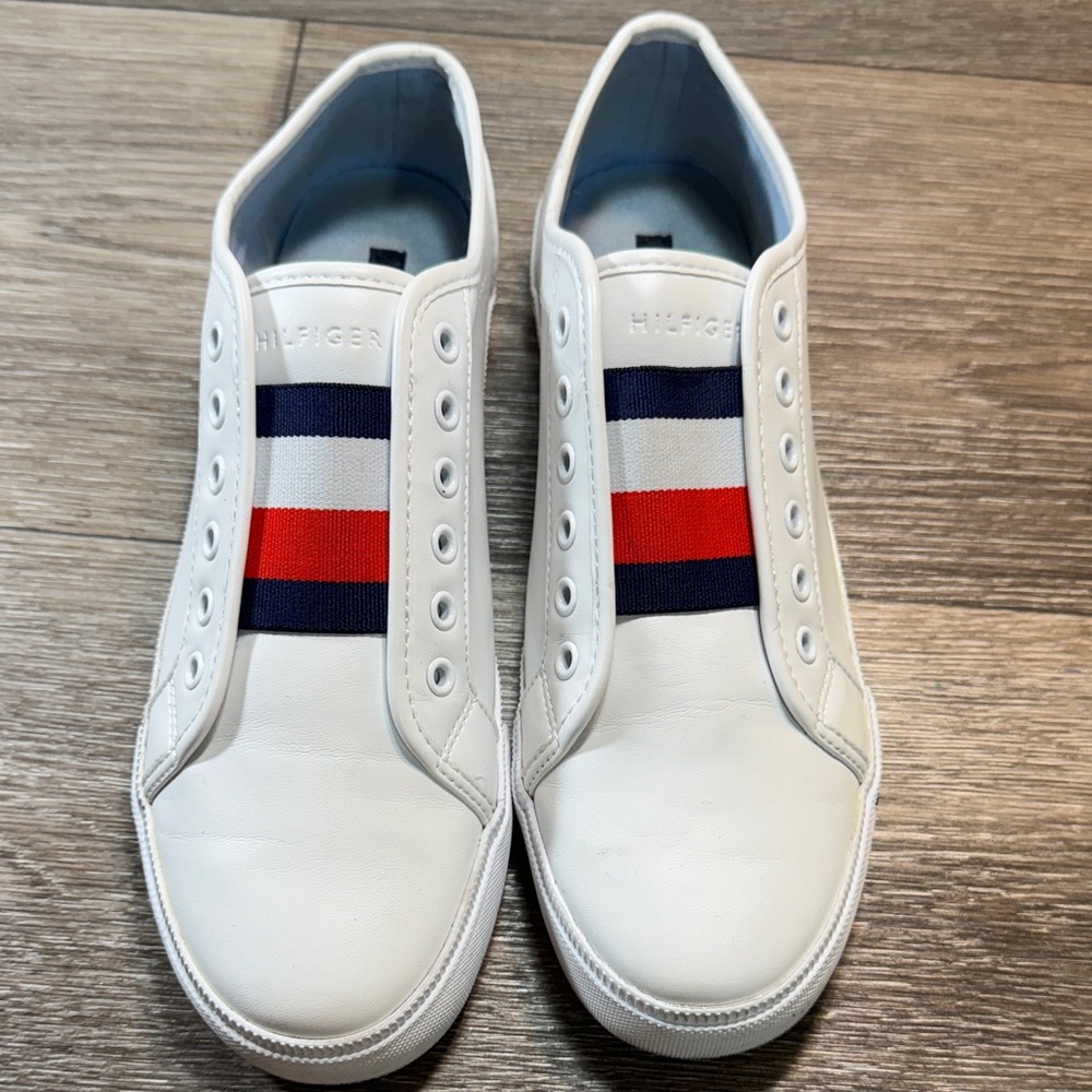 Tommy Hilfiger White Sneakers with Red and Blue Stripes woman’s 8.5 (s94)